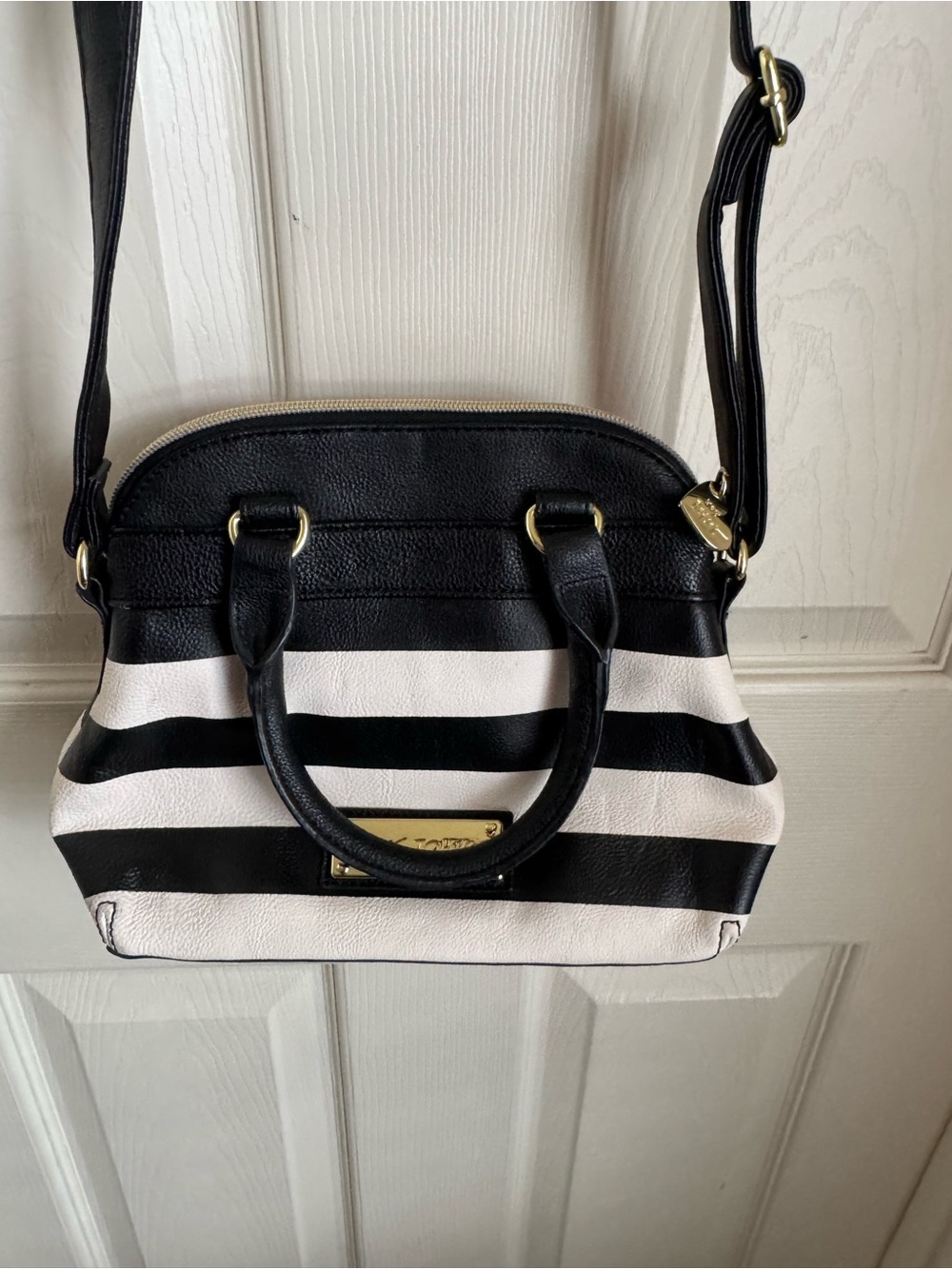 Betsey Johnson Crossbody Purse - Picture 2 of 7